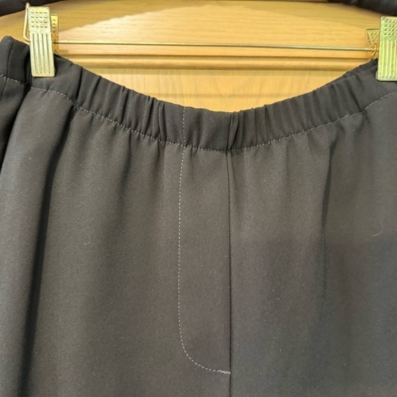 Vince Elastic Waist Contemporary Jogger with Pockets / medium - Picture 12 of 12